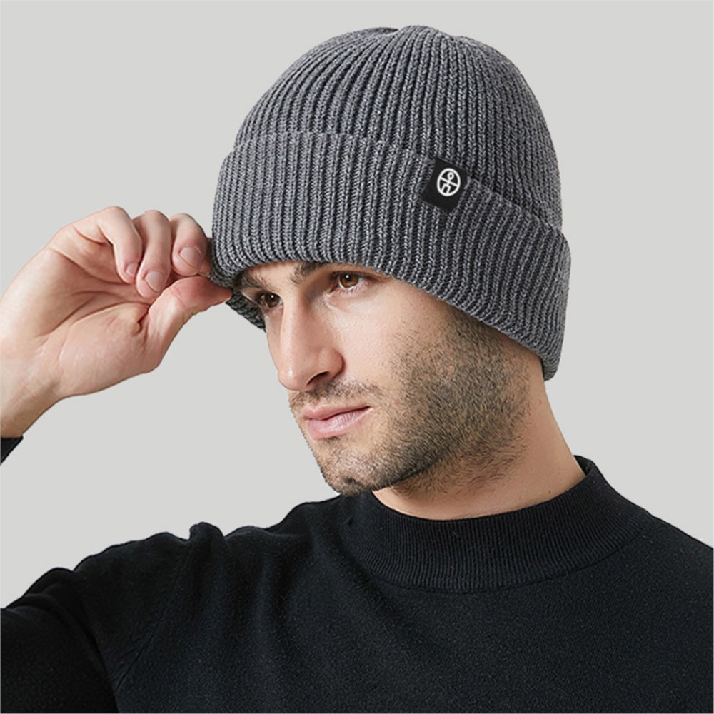 Niezbędna, uniwersalna, łatwa  – Packable Hat Nylon recenzja i cena